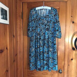 NY COLLECTION WOMAN dress, size 1X. Long sleeves, round neck.